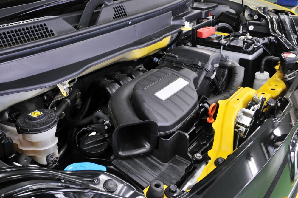 What is an air filter ? When should the air filter be replaced?